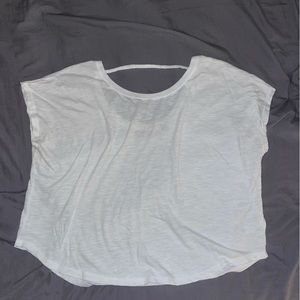 Athleta Short Sleeve Cropped T shirt